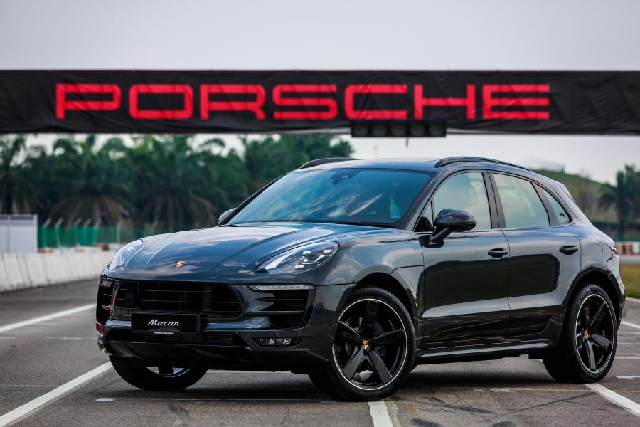  Porsche Macan SportDesign Package (95B) 2016 года  (MY) (фото 32 из 40)
